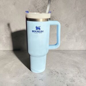 STANLEY QUENCHER H2.0 40 OZ BLUE TUMBLER W/ HANDLE & STRAW
